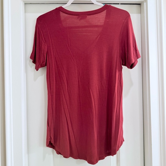 White Crow Sleek Crossroads T-Shirt - Merlot - Picture 7 of 8